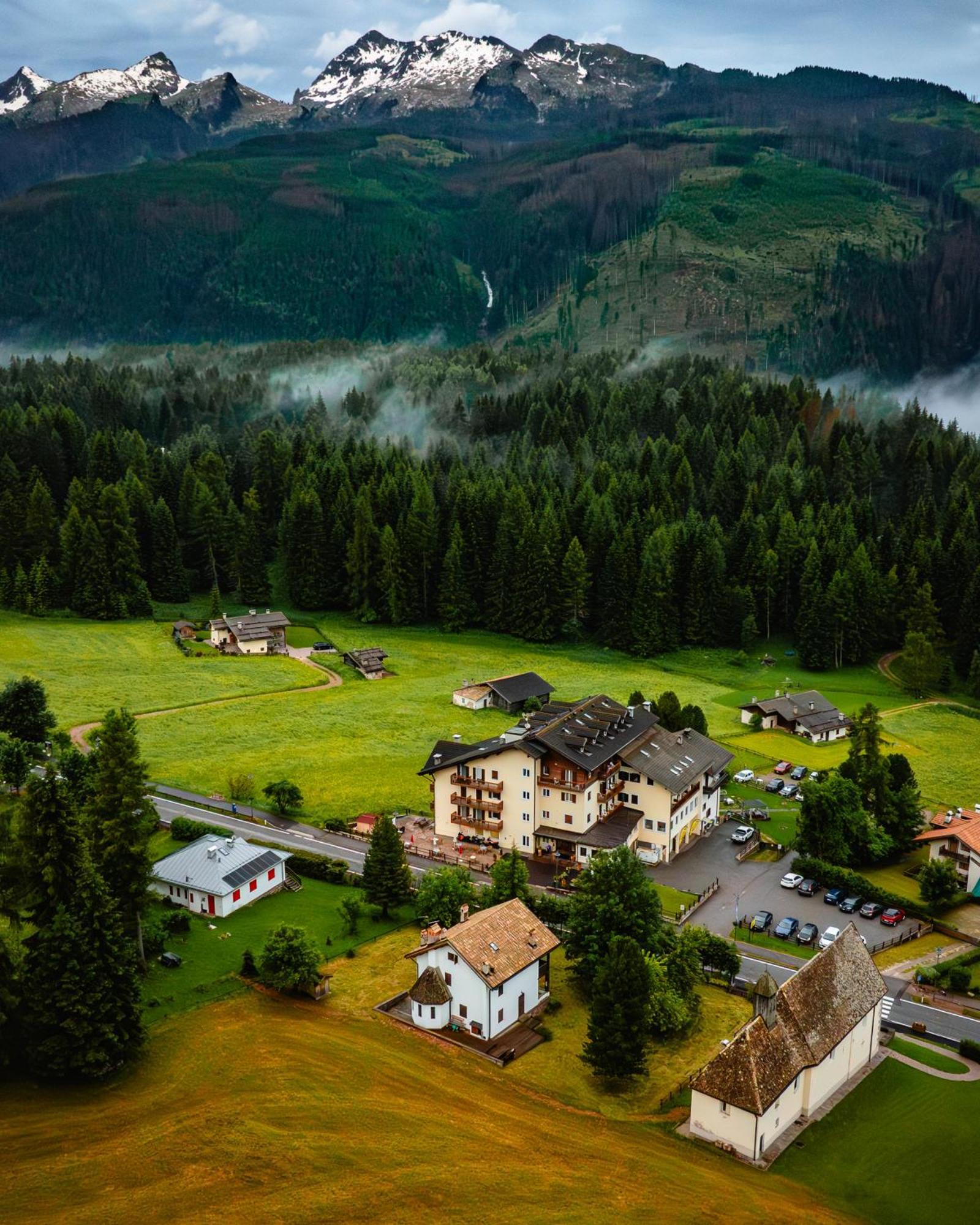 Hotel Bellamonte Predazzo Buitenkant foto