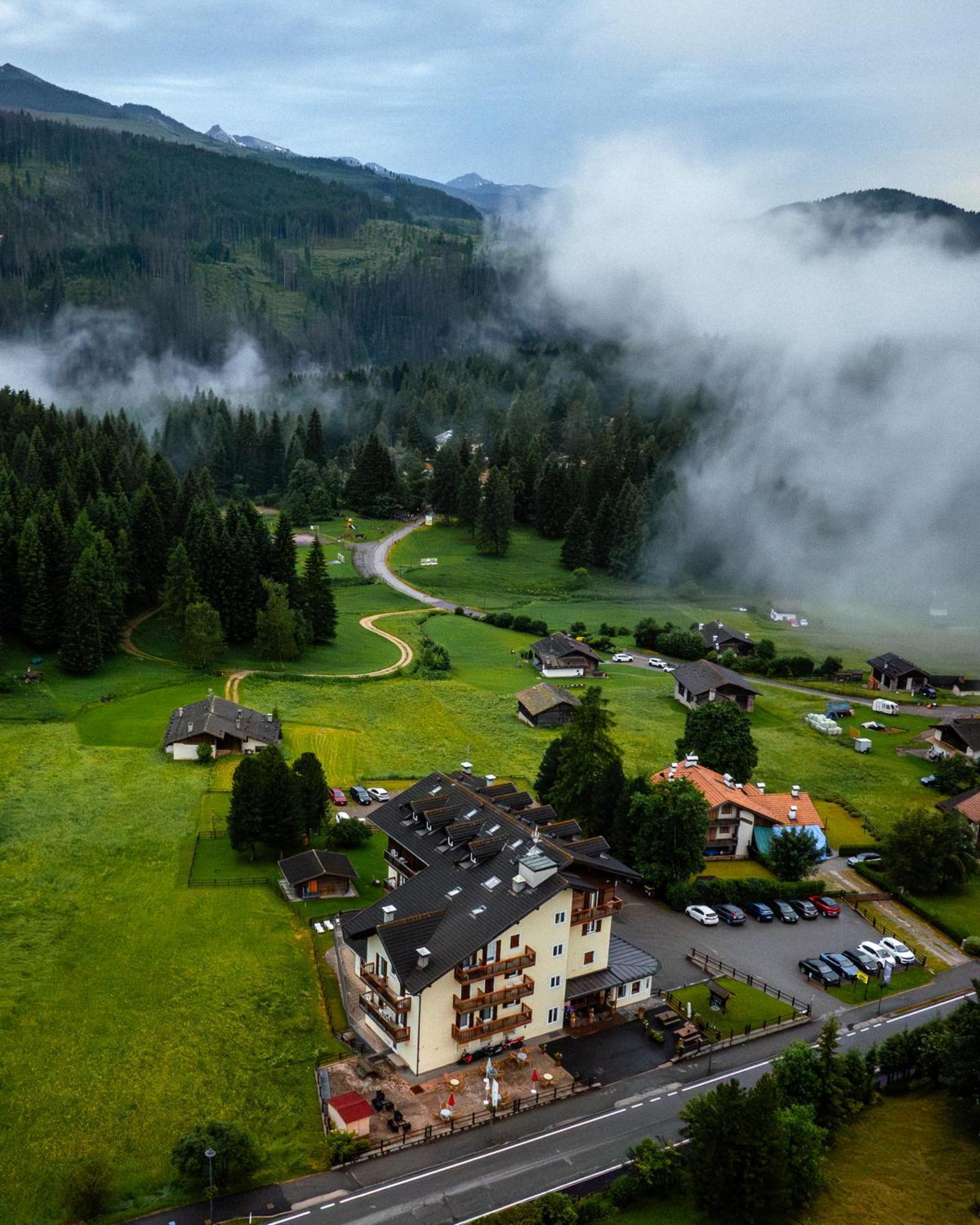 Hotel Bellamonte Predazzo Buitenkant foto