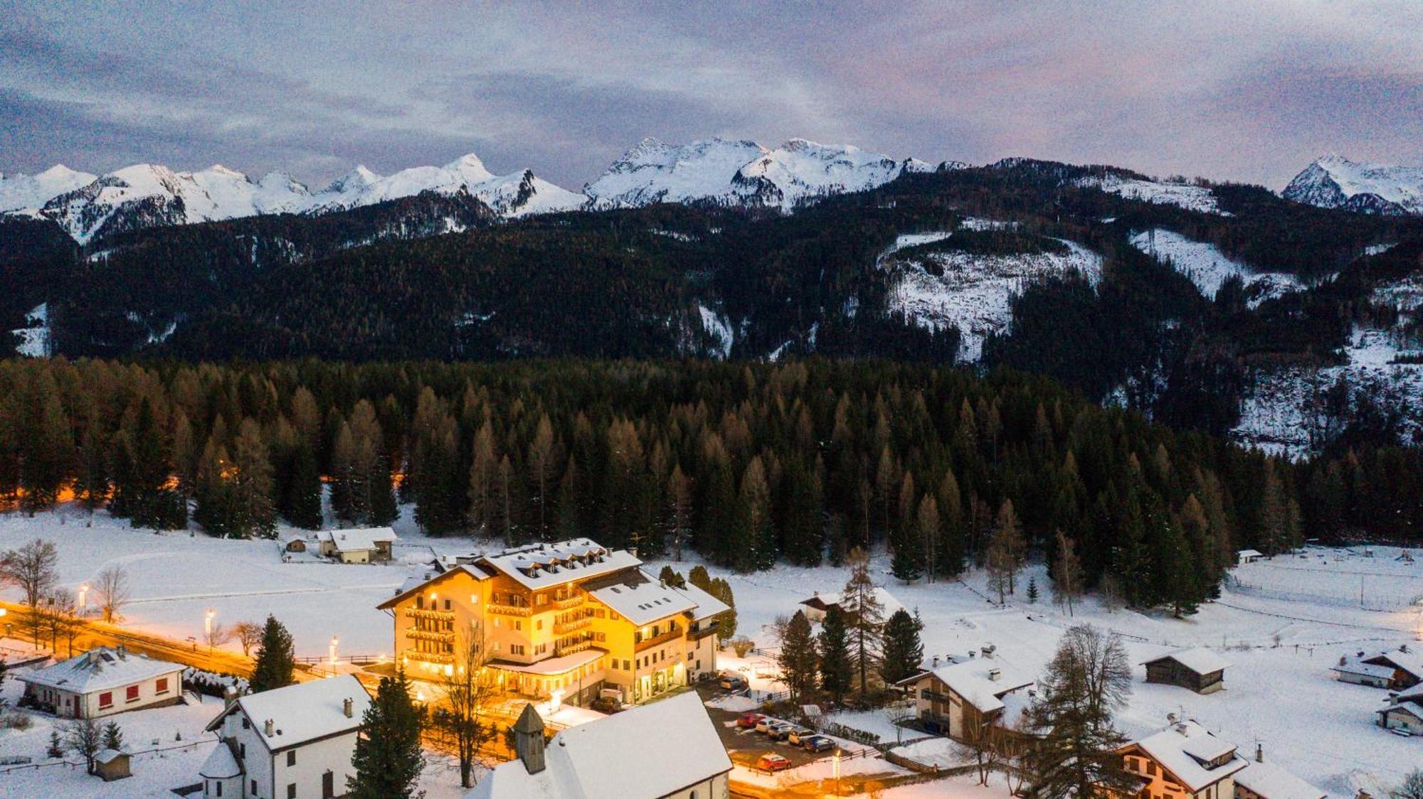 Hotel Bellamonte Predazzo Buitenkant foto